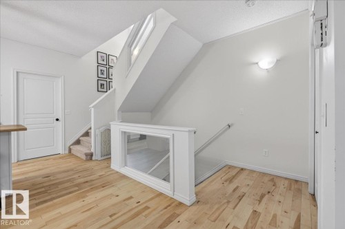 2 3010 33 Avenue, Edmonton, AB - Indoor Photo Showing Other Room