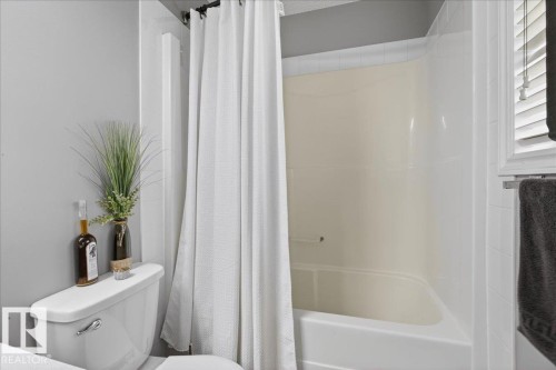 2 3010 33 Avenue, Edmonton, AB - Indoor Photo Showing Bathroom
