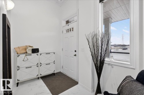 2 3010 33 Avenue, Edmonton, AB - Indoor Photo Showing Other Room