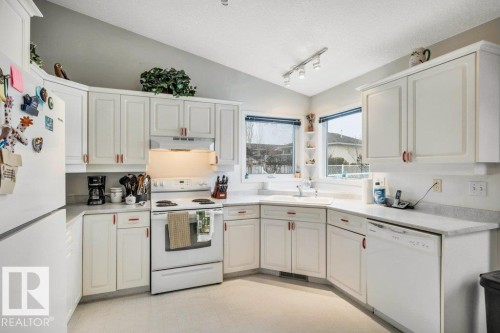 49 Mcleod Crescent, Leduc, AB - Indoor Photo Showing Kitchen