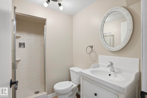 5403 50 Street, Stony Plain, AB - Indoor Photo Showing Bathroom