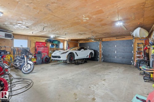 5403 50 Street, Stony Plain, AB - Indoor Photo Showing Garage