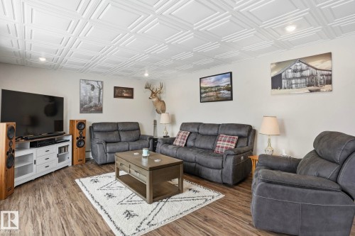 5403 50 Street, Stony Plain, AB - Indoor Photo Showing Living Room