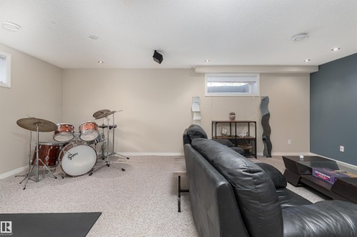 2168 37B Avenue, Edmonton, AB - Indoor