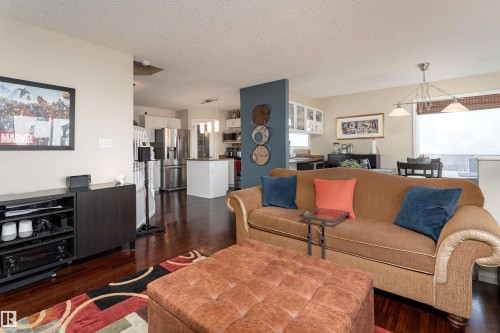 2168 37B Avenue, Edmonton, AB - Indoor Photo Showing Living Room