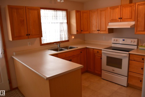 3 4806 51 Avenue, Barrhead, AB - Indoor Photo Showing Kitchen With Double Sink