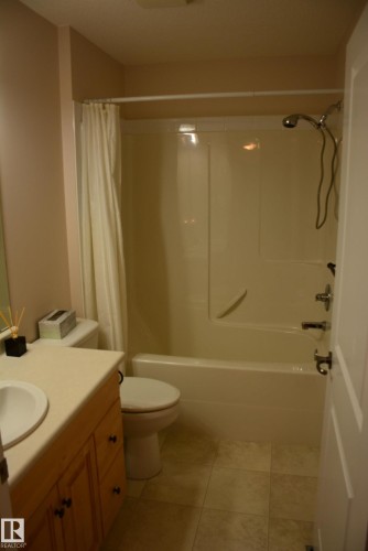 3 4806 51 Avenue, Barrhead, AB - Indoor Photo Showing Bathroom
