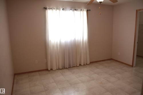 3 4806 51 Avenue, Barrhead, AB - Indoor Photo Showing Other Room