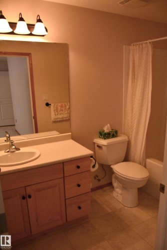 3 4806 51 Avenue, Barrhead, AB - Indoor Photo Showing Bathroom