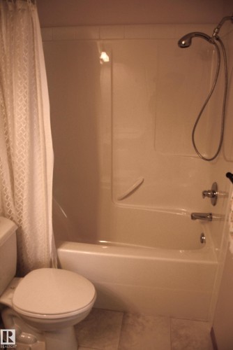 3 4806 51 Avenue, Barrhead, AB - Indoor Photo Showing Bathroom