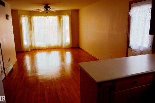 3 4806 51 Avenue, Barrhead, AB - Indoor Photo Showing Other Room