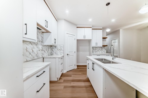 28 Westwyck Link, Spruce Grove, AB - Indoor Photo Showing Kitchen With Double Sink