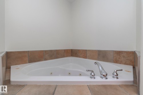 102 10855 Saskatchewan Drive, Edmonton, AB - Indoor Photo Showing Bathroom