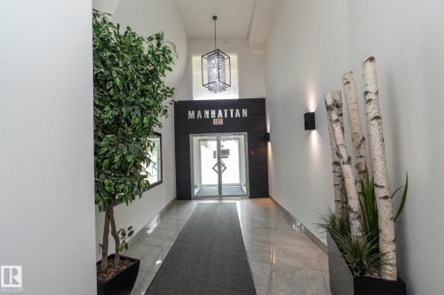 102 10855 Saskatchewan Drive, Edmonton, AB - Indoor Photo Showing Other Room