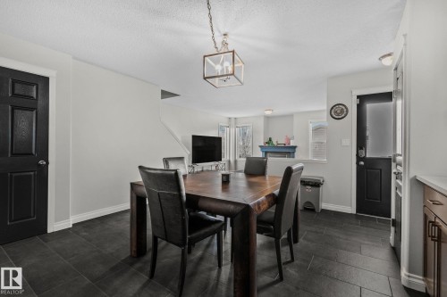 18 Virginia Loop, Spruce Grove, AB - Indoor Photo Showing Dining Room
