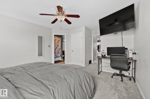 18 Virginia Loop, Spruce Grove, AB - Indoor Photo Showing Bedroom