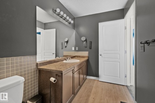 18 Virginia Loop, Spruce Grove, AB - Indoor Photo Showing Bathroom