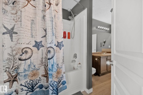 18 Virginia Loop, Spruce Grove, AB - Indoor Photo Showing Bathroom