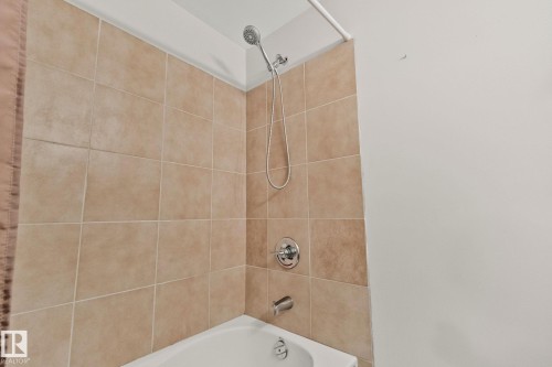 18 Virginia Loop, Spruce Grove, AB - Indoor Photo Showing Bathroom