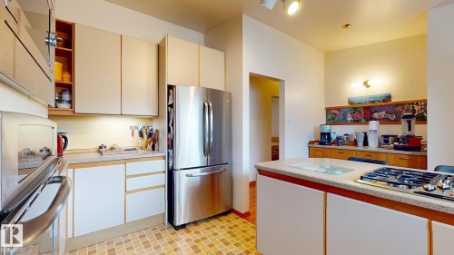7812 143 Street, Edmonton, AB - Indoor Photo Showing Kitchen