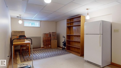 7812 143 Street, Edmonton, AB - Indoor