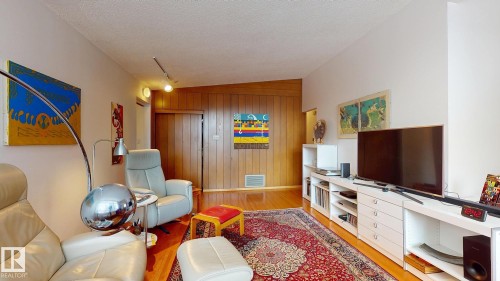 7812 143 Street, Edmonton, AB - Indoor