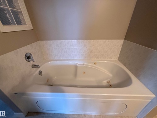 313 10717 83 Avenue, Edmonton, AB - Indoor Photo Showing Bathroom