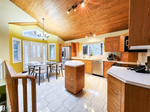 471 Ronning Street, Edmonton, AB - Indoor