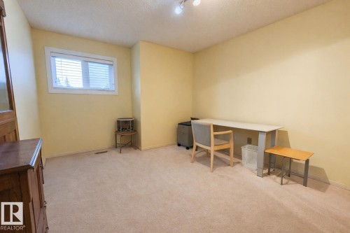 471 Ronning Street, Edmonton, AB - Indoor