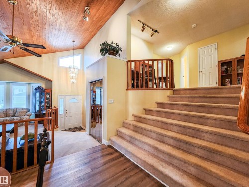 471 Ronning Street, Edmonton, AB - Indoor Photo Showing Other Room