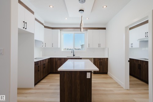 2807 191 Street, Edmonton, AB - Indoor Photo Showing Kitchen