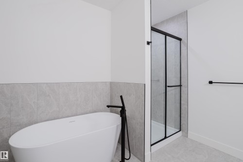 2807 191 Street, Edmonton, AB - Indoor Photo Showing Bathroom