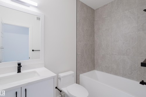 2807 191 Street, Edmonton, AB - Indoor Photo Showing Bathroom