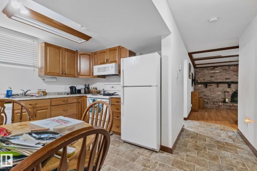 11934 89 Street Nw, Edmonton, AB - Indoor Photo Showing Kitchen