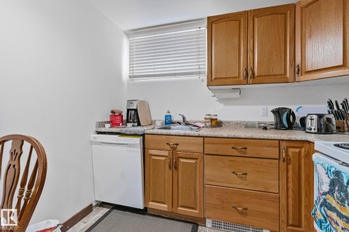 11934 89 Street Nw, Edmonton, AB - Indoor Photo Showing Kitchen
