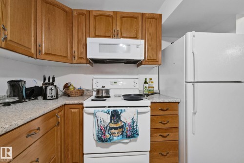 11934 89 Street Nw, Edmonton, AB - Indoor Photo Showing Kitchen