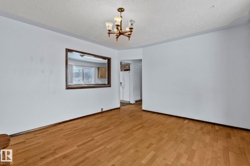 11934 89 Street Nw, Edmonton, AB - Indoor Photo Showing Other Room