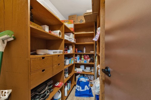 11934 89 Street Nw, Edmonton, AB - Indoor