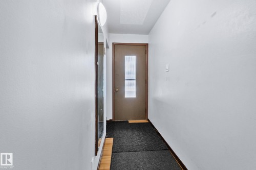 11934 89 Street Nw, Edmonton, AB - Indoor Photo Showing Other Room