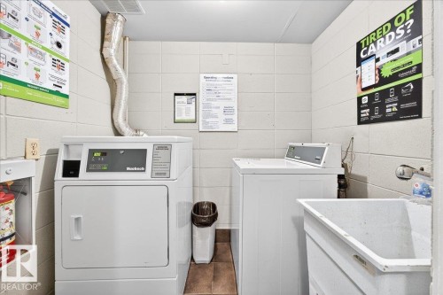 #101 2111 14 St Sw, Calgary, AB - Indoor Photo Showing Laundry Room
