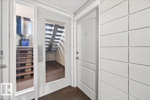 #101 2111 14 St Sw, Calgary, AB - Indoor Photo Showing Other Room