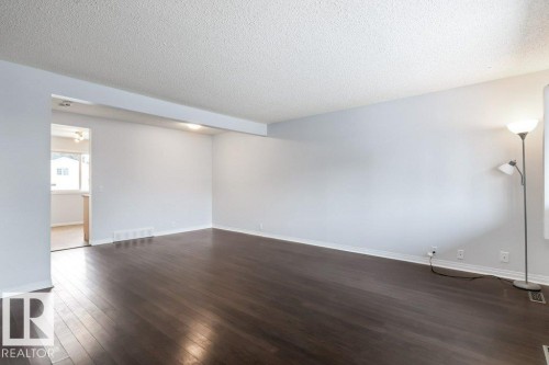 4 18010 98 Avenue, Edmonton, AB - Indoor Photo Showing Other Room