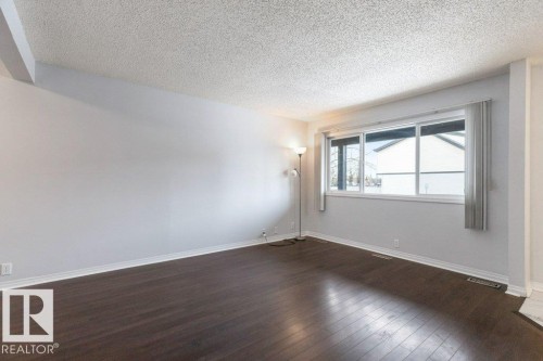 4 18010 98 Avenue, Edmonton, AB - Indoor Photo Showing Other Room