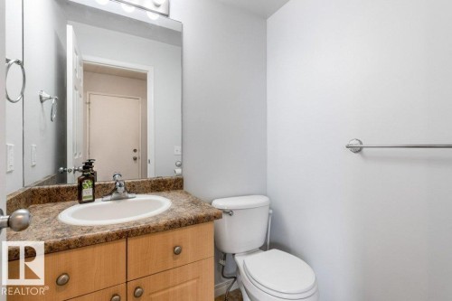 4 18010 98 Avenue, Edmonton, AB - Indoor Photo Showing Bathroom