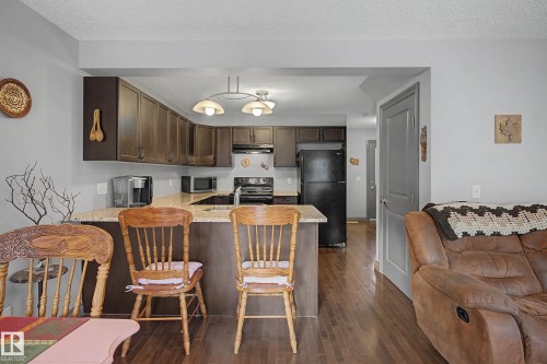 23 2005 70 Street, Edmonton, AB - Indoor Photo Showing Kitchen