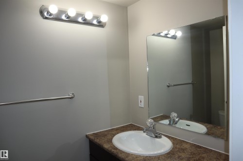 Edmonton, AB - Indoor Photo Showing Bathroom