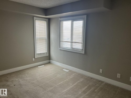Edmonton, AB - Indoor Photo Showing Other Room