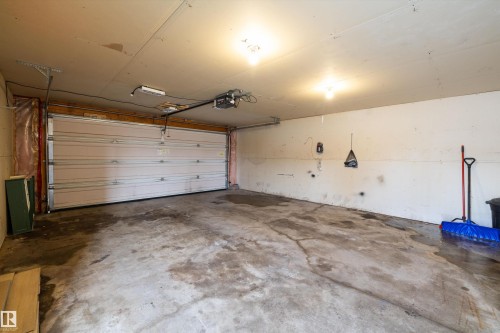 5914 162A Avenue, Edmonton, AB - Indoor Photo Showing Garage