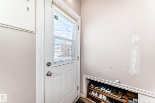 View of doorway - 3634 113 Avenue, Edmonton, AB - Indoor Photo Showing Other Room