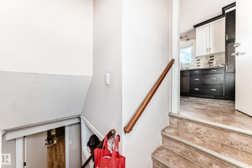 View of stairway - 3634 113 Avenue, Edmonton, AB - Indoor Photo Showing Other Room